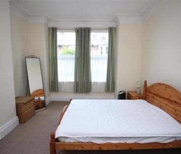 2 bedroom Detached house to rent in Hyde Terrace, South Gosforth, N... - Photo 3