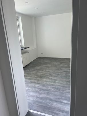 Erstbezug Kernsanierte 3-Zimmer-Wohnung mit 2 Bädern, Balkon - Photo 1
