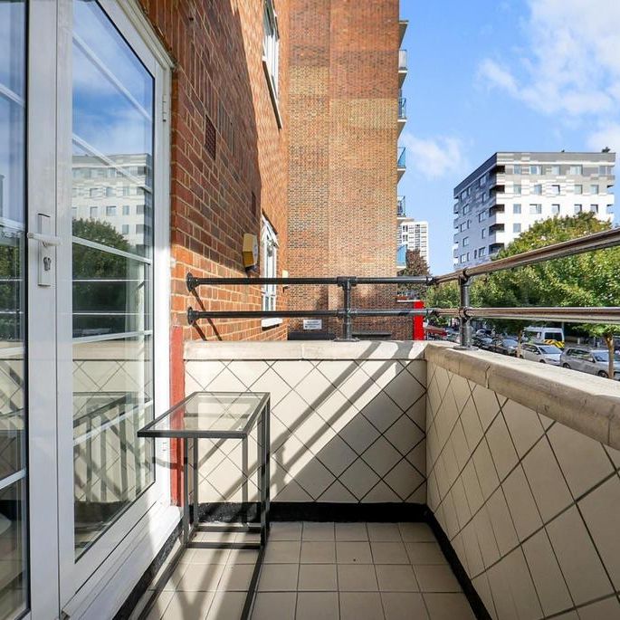 3 bedroom flat to rent - Photo 1