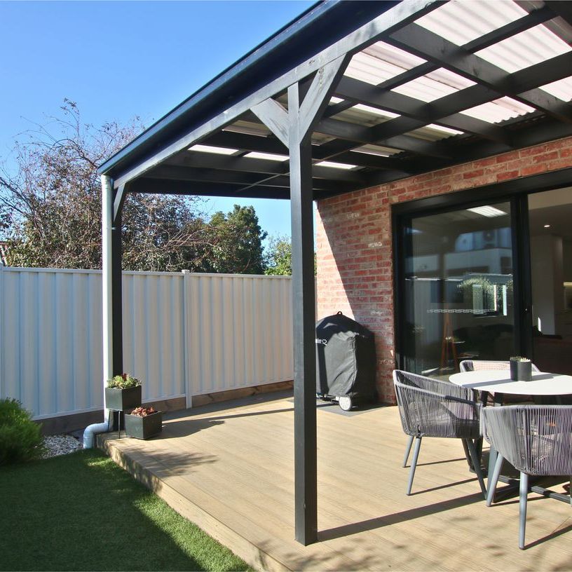 Spacious Contemporary Townhouse - Photo 1