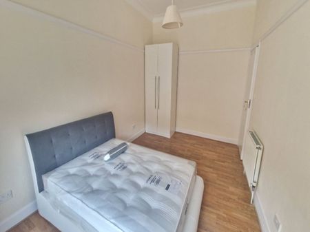 Novar Drive , 2/L Glasgow, G12 9UB - Photo 3