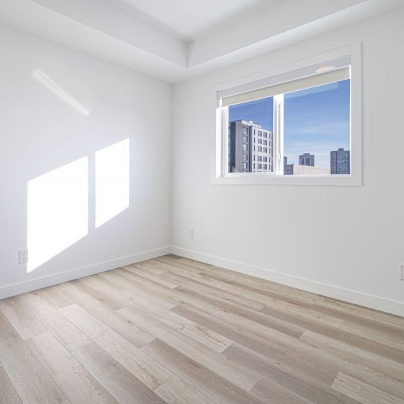 Jersey: Black Accents – 196 Colony, Winnipeg, MB - Photo 1