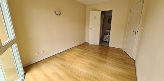 Location Appartement 2 pièces 35m² BRIVE LA GAILLARDE 19100 - Photo 2