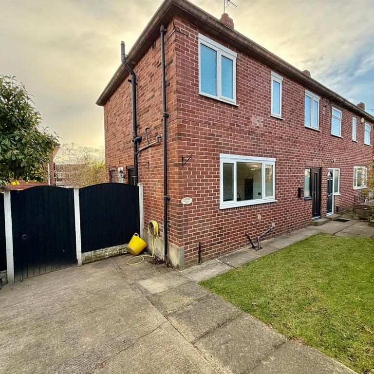 3 bedroom semi-detached house to rent - Photo 1