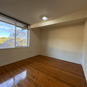 Charming Single-Level Family Home - Photo 2