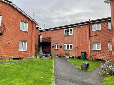 Regent Court, Regent Street, Swadlincote, DE11 - Photo 2