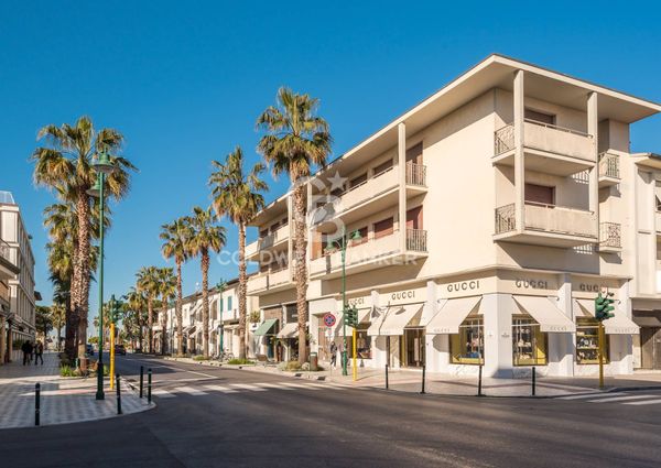 Villa in Affitto a Forte dei Marmi – Zona: Centro