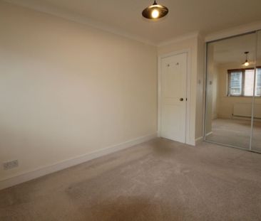 Great Heathmead, Stamford House Great Heathmead, RH16 - Photo 1