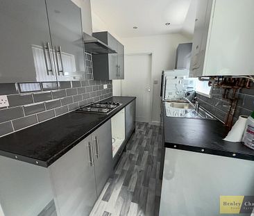 3 Bedroom Mid Terraced House For Rent - Photo 1