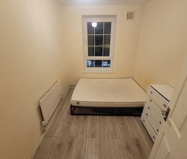 Room in a Shared Flat, Stoddart House, SW8 - Photo 1