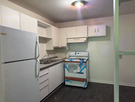 For Lease - 14810 Yonge Street Unit# 204, Aurora, Ontario - Photo 4