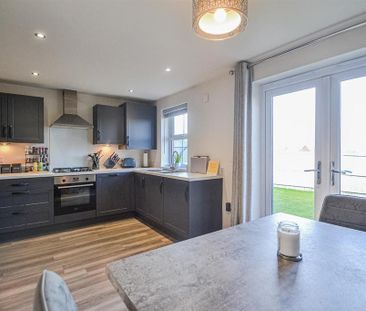 3 bedroom semi-detached house to rent - Photo 6