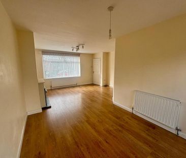 3 bedroom semi-detached house to rent - Photo 3