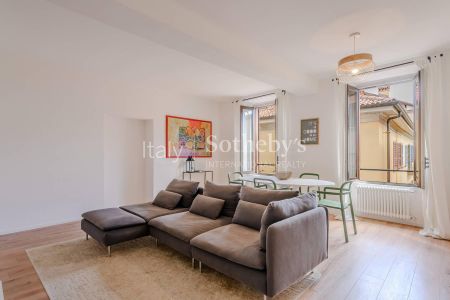 Eleganza e vista lago nel cuore di Arona - Photo 2