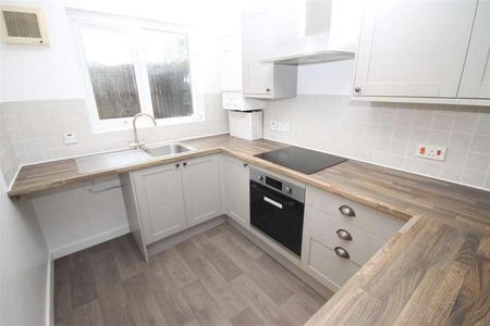 School Green Road, Freshwater, PO40 - Photo 5