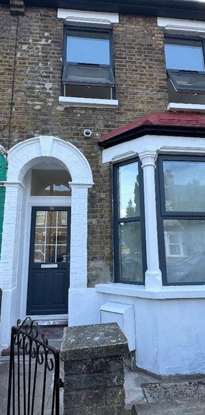 4 bedroom terraced house to rent - Photo 1