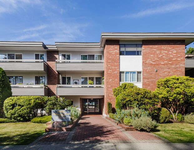 2br + 2 full Bath - 1013ft2 - $3250/ 2 Bedroom Suite in Kitsilano! | 1265 West 13th Ave, Vancouver - Photo 1