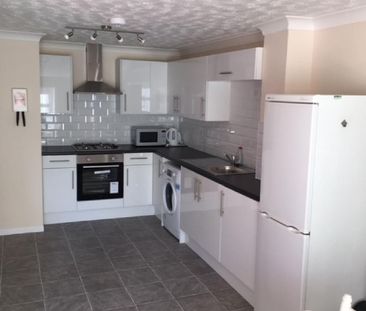 1 bedroom in a house share to rent - Photo 4