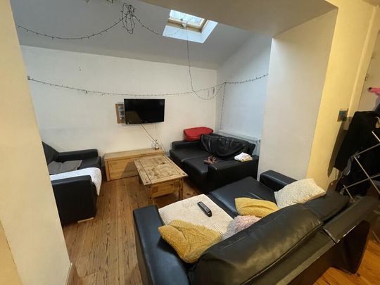 8 bedroom house share to rent - Photo 1