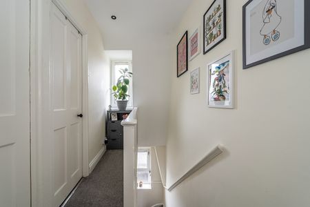 3 bedroom flat to rent - Photo 2