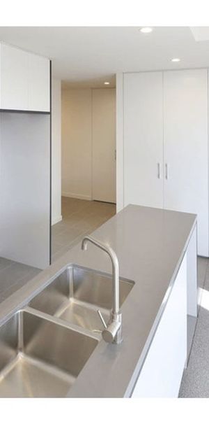 Stylish & Conveniently Located 2 Bedroom Apartment - Photo 1