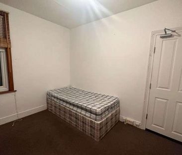North Birkbeck Road, Leytonstone, London, E11 - Photo 2
