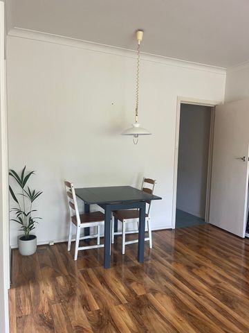 Elsternwick - Photo 2