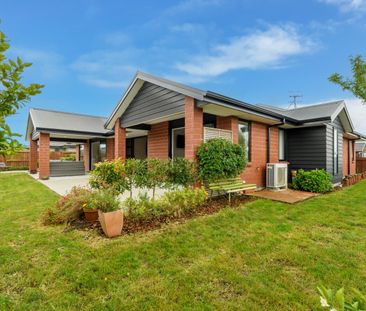 Fantasctic Farrier - Papamoa - Photo 2