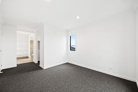 Contemporary Living in Mickleham - Photo 5