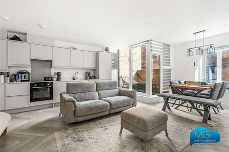 Edgewood Mews, Finchley, London, N3 - Photo 2