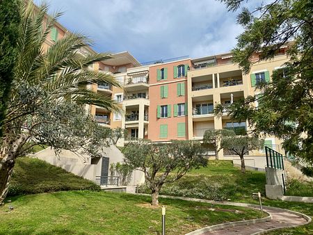 Cagnes-Sur-Mer : appartement avec terrasse en location 1290 € par mois - Photo 2