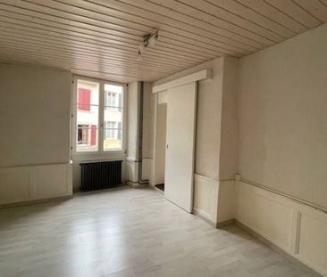 In the heart of the city of Orbe, beautiful 3-room apartment - Photo 2