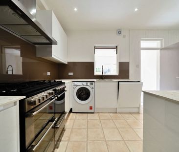 Aston Road, London, SW20 8BE - Photo 4