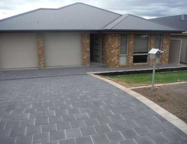 Perfect 4 Bedroom Home !! Must See - Photo 1