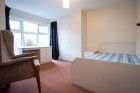 8 Bed - Ash Road, Leeds, - Photo 5