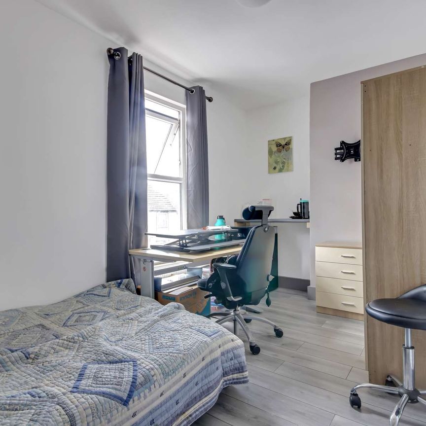 Kingsley Road Room 4 - Photo 1