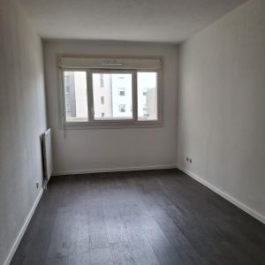 Location Appartement à FONTAINE - Photo 4