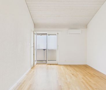 Beautiful 4.5-room single-family house with garden in Ottenbach - Photo 2