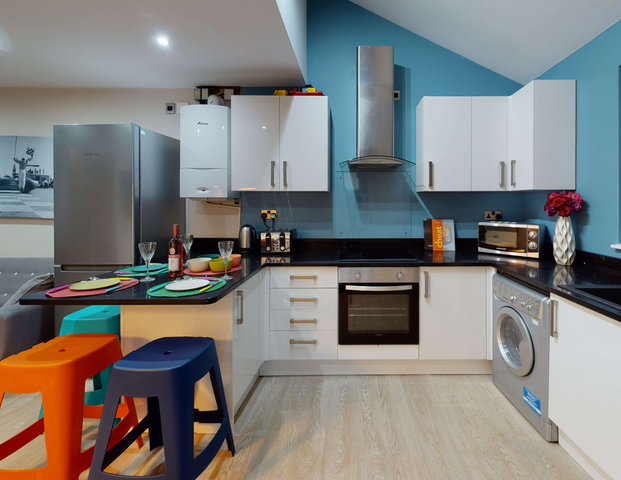 Coronation Road Room 2 - Photo 1