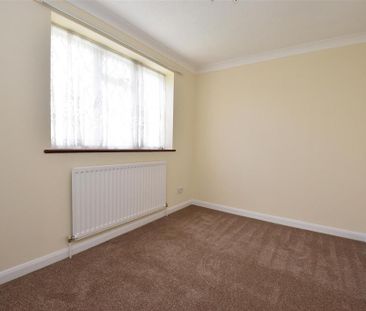 5 bedroom detached house to rent - Photo 4