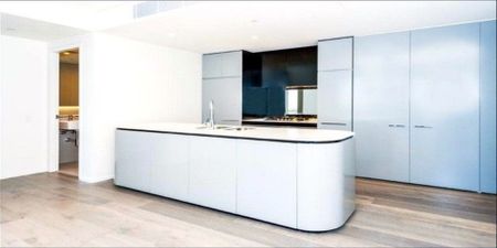 Wonderful High Floor Apartment in Exclusive "Aqua" Building - Photo 3