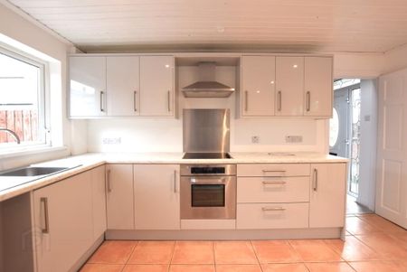60 Kilmory Gardens, Belfast, BT5 7GD - Photo 4