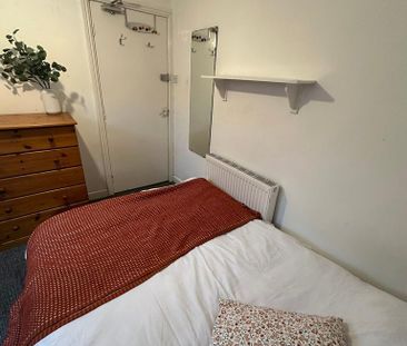 6 bedroom house to rent - Photo 4