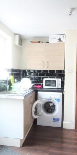 1 bedroom in a house share to rent - Photo 1