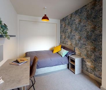 3 bedroom flat to rent - Photo 2