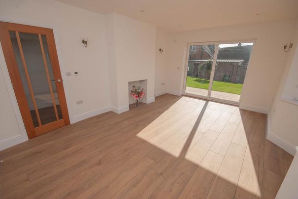 3 bedroom bungalow to rent - Photo 1