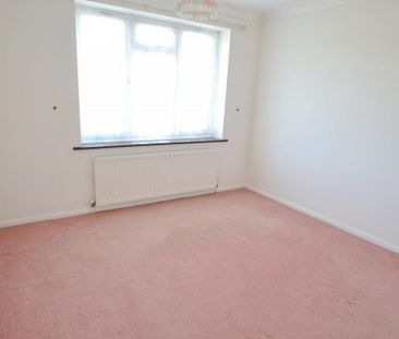 2 bedroom detached bungalow to rent - Photo 2