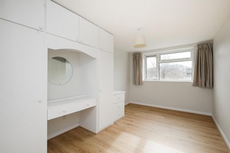 3 bedroom apartment to rent - Photo 4