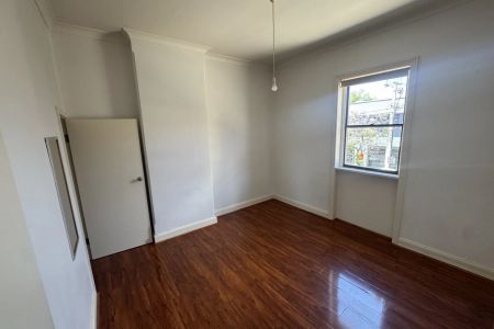 City Apartment in a Highly Sought-After Location - Photo 3
