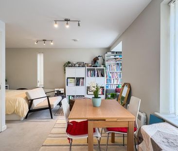 Studio to rent - Photo 2